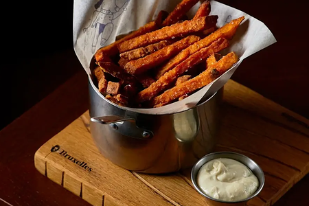 Батат фри с сырным соусом