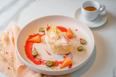 Меренговый рулет