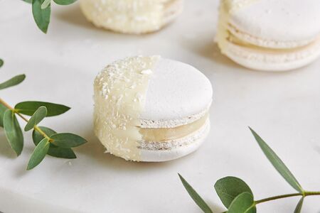 Макаронс кокос-апельсин