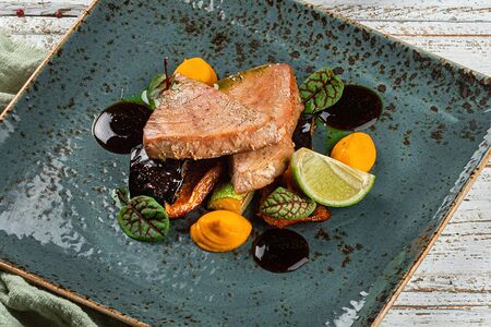 Стейк из тунца