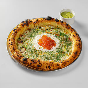 Пицца с красной икрой