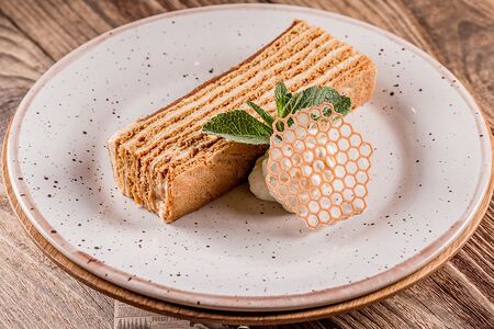 Медовый от бабушки Тамрико