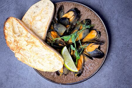 Мидии том ям