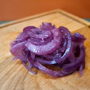 Лук маринованный