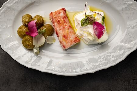 Камчатский краб со страчателлой и виноградом