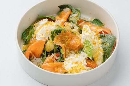 Лосось, грейпфрут, помело, страчателла 