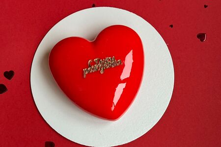 Муссовый торт Сердечко С днём рождения