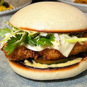 Bao-burger с хрустящим цыплёнком 