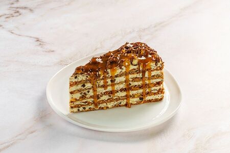 Карамельно-ореховый кейк