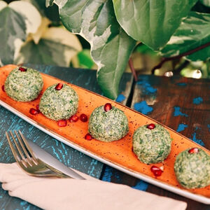 Шпинат с грецким орехом