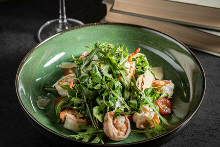 Салат Креветки и руккола