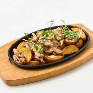 Картофель по-деревенски с курицей и грибами