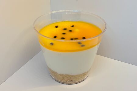 Чизкейк манго-маракуйя 