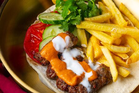 Кебабы из ягненка по-балкански