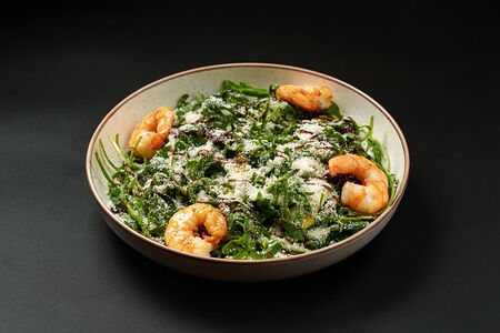 Салат с копченой креветкой