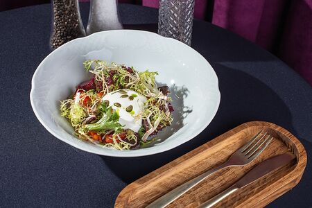 Салат с печеной свеклой и тыквой