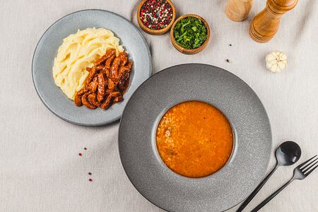 Суп Харчо Поджарка из свинины с картофельным пюре