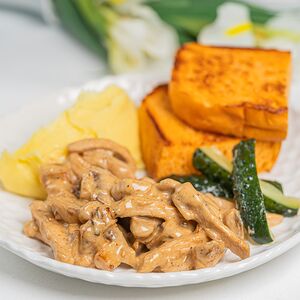 Куриное фрикасе с картофельным пюре