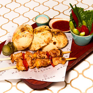 Открытая шаурма с курицей и мини-питой