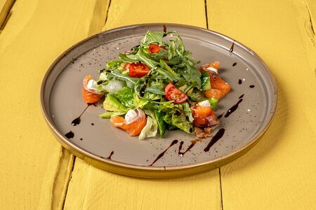 Салат Сахмон с авокадо