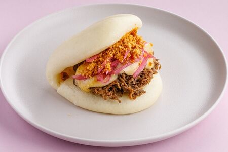 С рваной свининой и японским майонезом