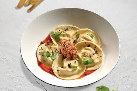 Равиоли ди рикота этартар ди сальмоне