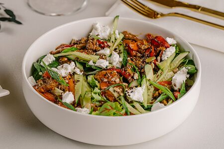 Салат Тайский с сыром сиртаки