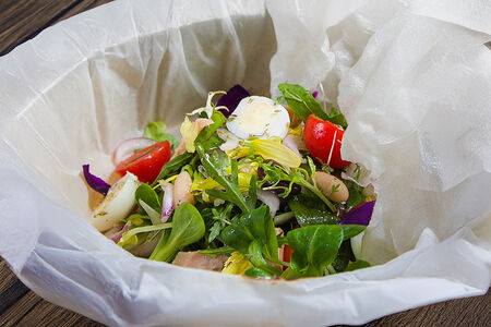 Фермерский салат с тунцом