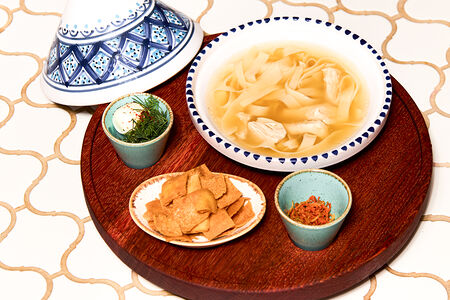 Детский суп куриный с лапшой