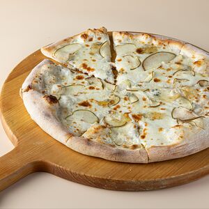 Горгонзола с грушей