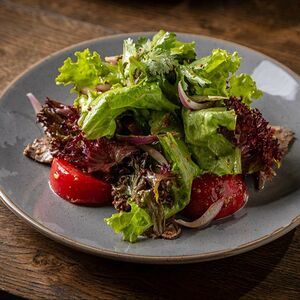 Салат с ростбифом