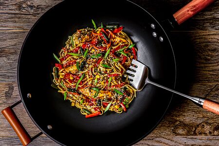 Wok с курицей