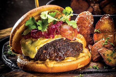 Большой бургер из говядины