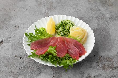 Сашими Тунец