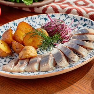 Сельдь с печеным картофелем 