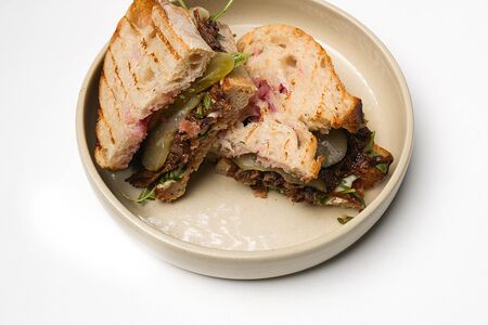 Сэндвич с рваной говядиной