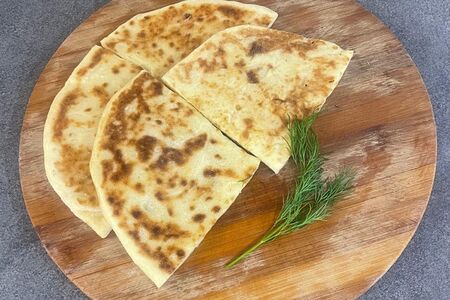 Хычин печеный со свининой и говядиной