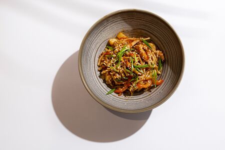 Удон с цыпленком и ананасом, устричный понзу