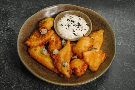 Кальмар фри, соус Ремулад