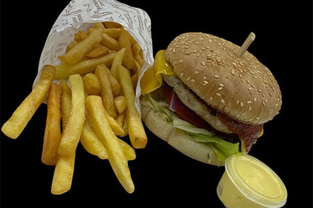 Бургер с курицей и картошка фри