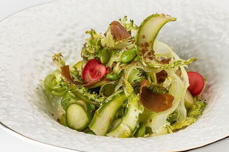 Зеленый салат 