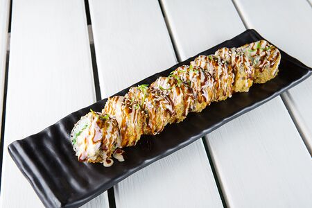 Жареный ролл с угрем