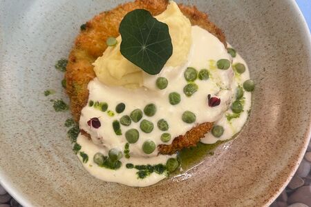 Котлета из щуки с горошком и икрой