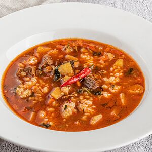 Харчо из баранины со сметаной