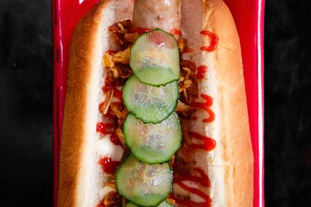 Хот-дог с колбаской