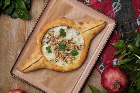 Лодочка Аджарская Грибной жюльен