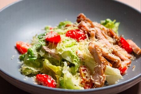 Цезарь с курицей