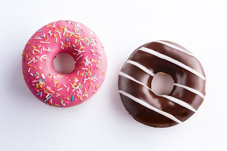 Донат Клубника-Шоколад с начинкой 