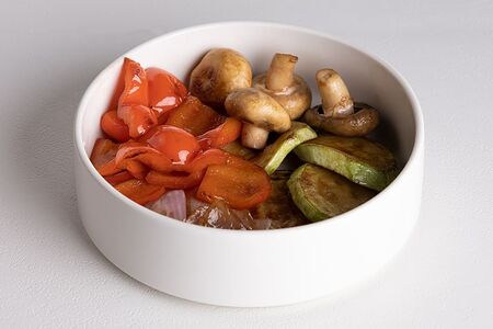 Овощи гриль в соевом соусе