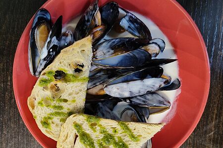 Мидии в сливочно-сырном соусе